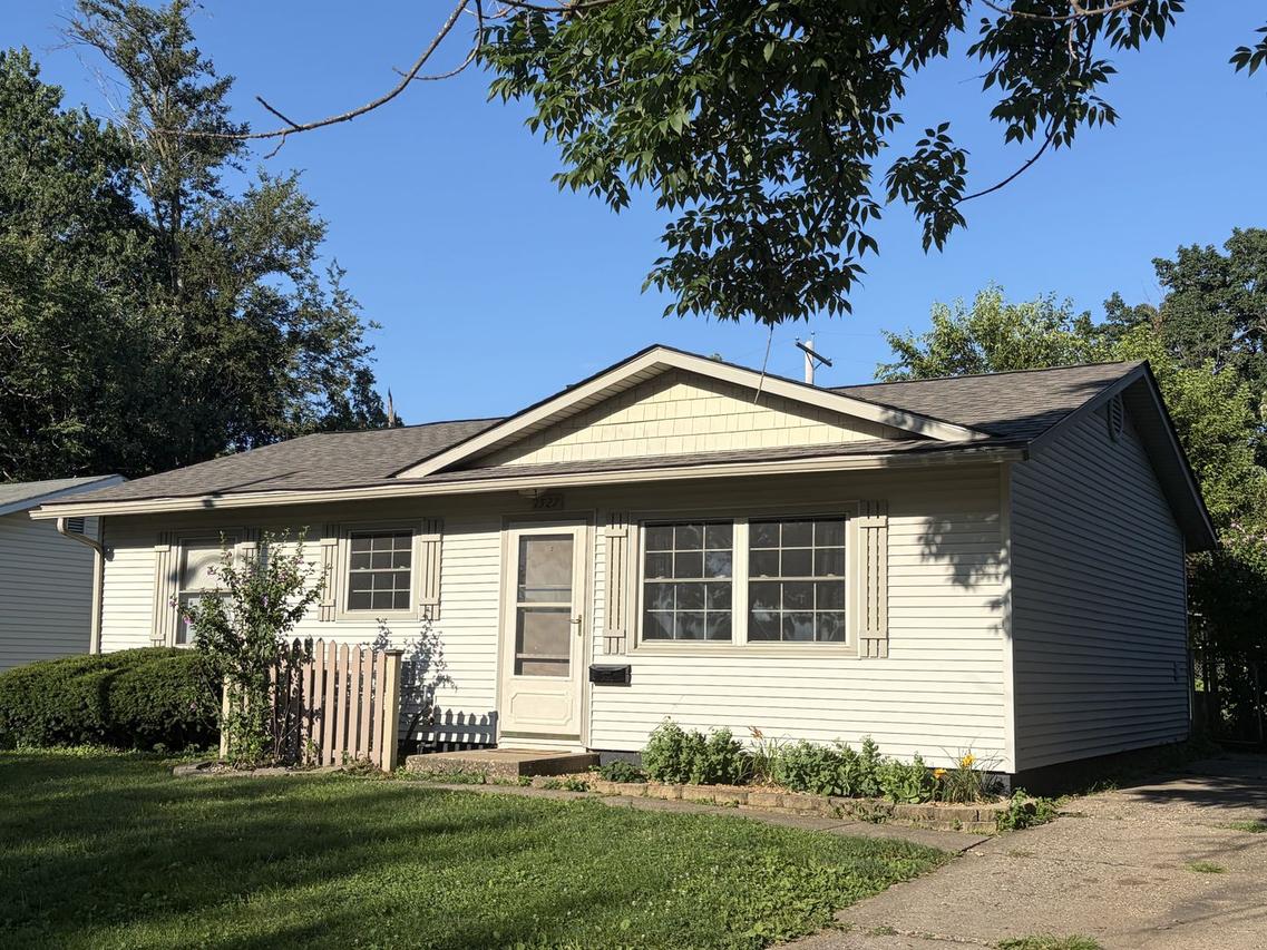 1527 Center Granview Dr., Quincy, IL 62301