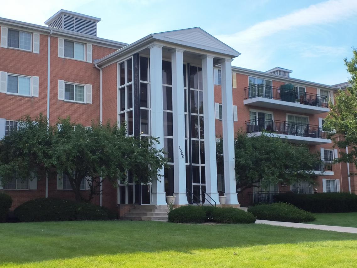 1060 N Farnsworth Ave. #1402, Aurora, IL 60505