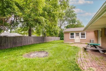 915 Safford Ave., Lake Bluff, IL 60044