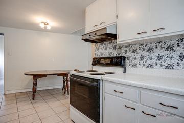 915 Safford Ave., Lake Bluff, IL 60044