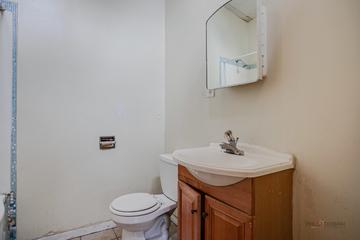 915 Safford Ave., Lake Bluff, IL 60044