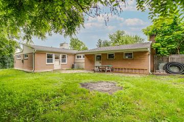 915 Safford Ave., Lake Bluff, IL 60044