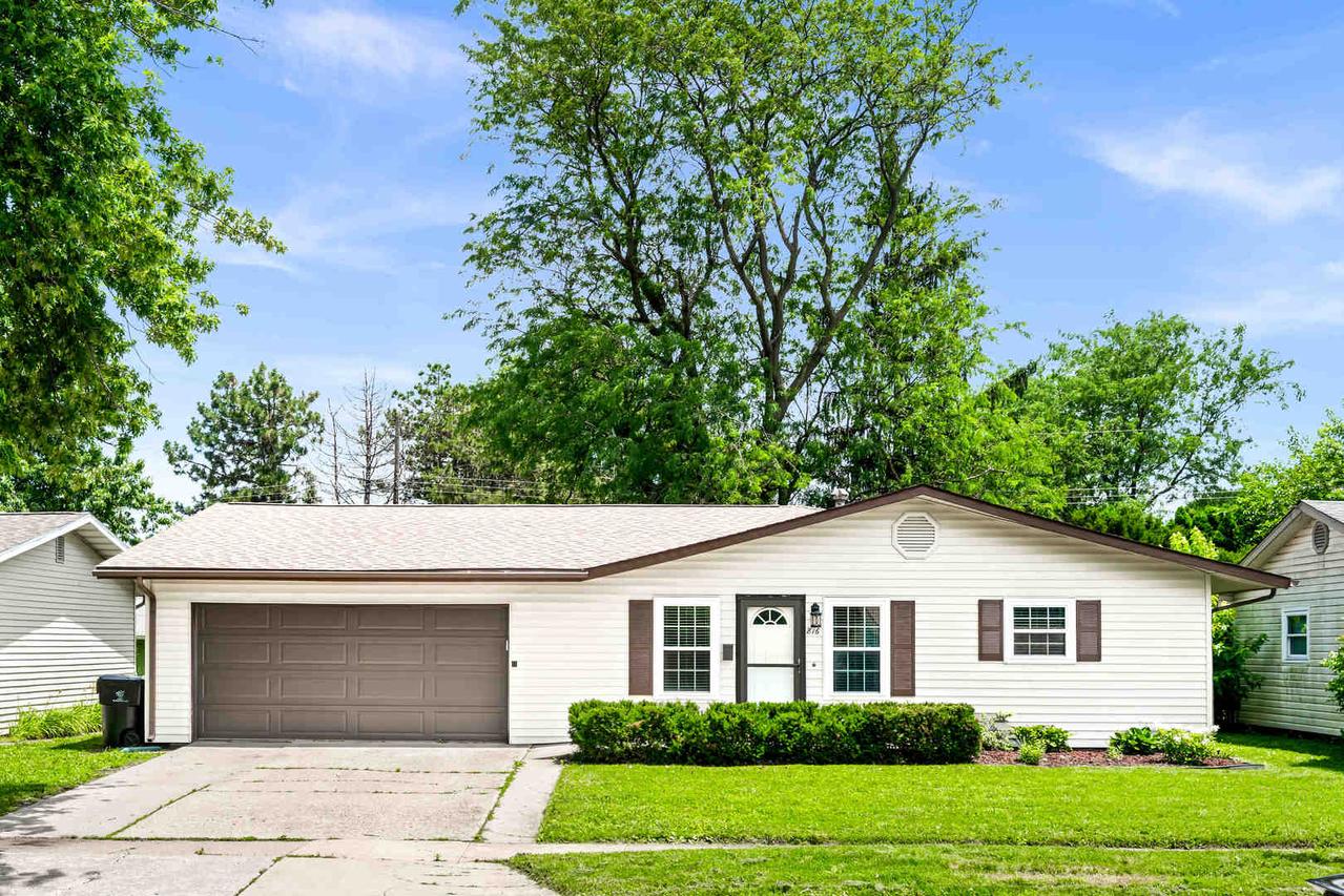 816 Mayflower Ave., Bloomington, IL 61701