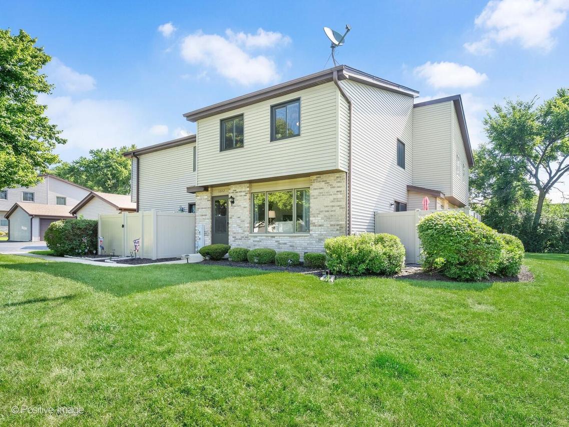 1042 Schoolgate Rd., New Lenox, IL 60451