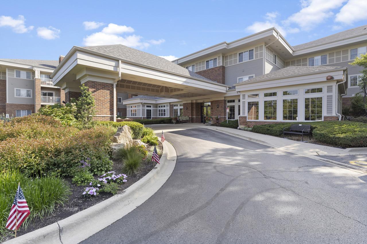 801 N Mclean Blvd. #124, Elgin, IL 60123