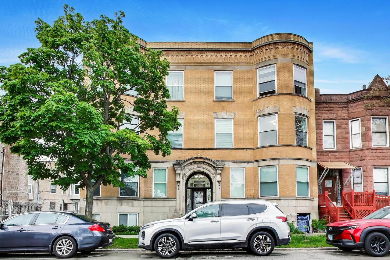 616 E 46th St. #2, Chicago, IL 60653