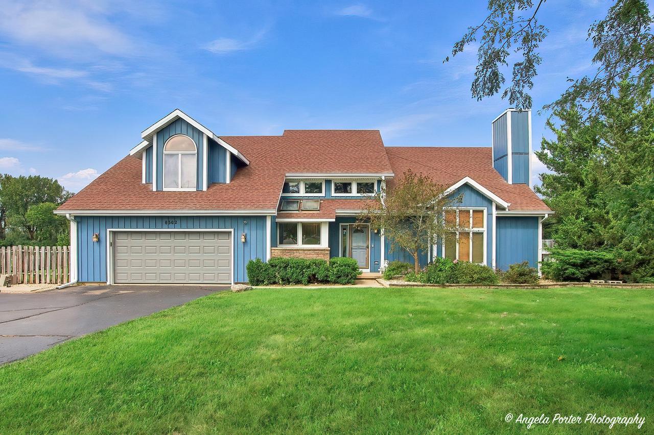 8302 White Oaks Rd., Wonder Lake, IL 60097