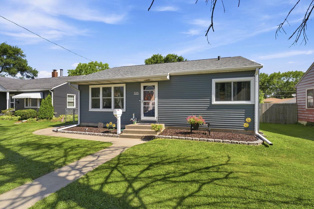 525 28th Ave., Moline, IL 61265