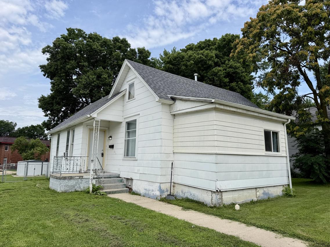 703 Park Pl., Sterling, IL 61081