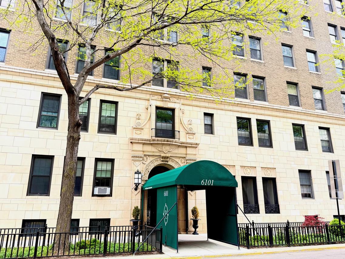 6101 N Sheridan Rd. #11E, Chicago, IL 60660