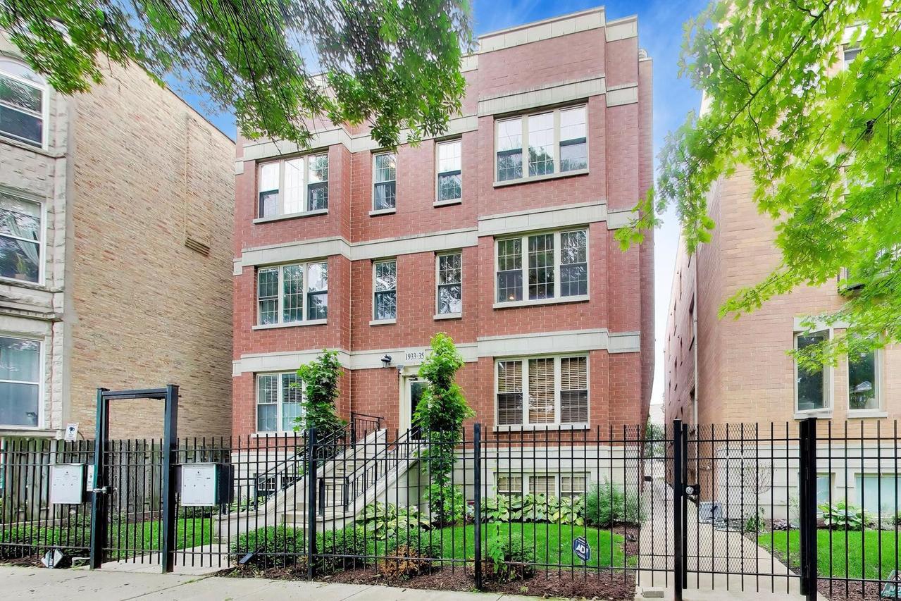 1935 N Sawyer Ave. #2S, Chicago, IL 60647