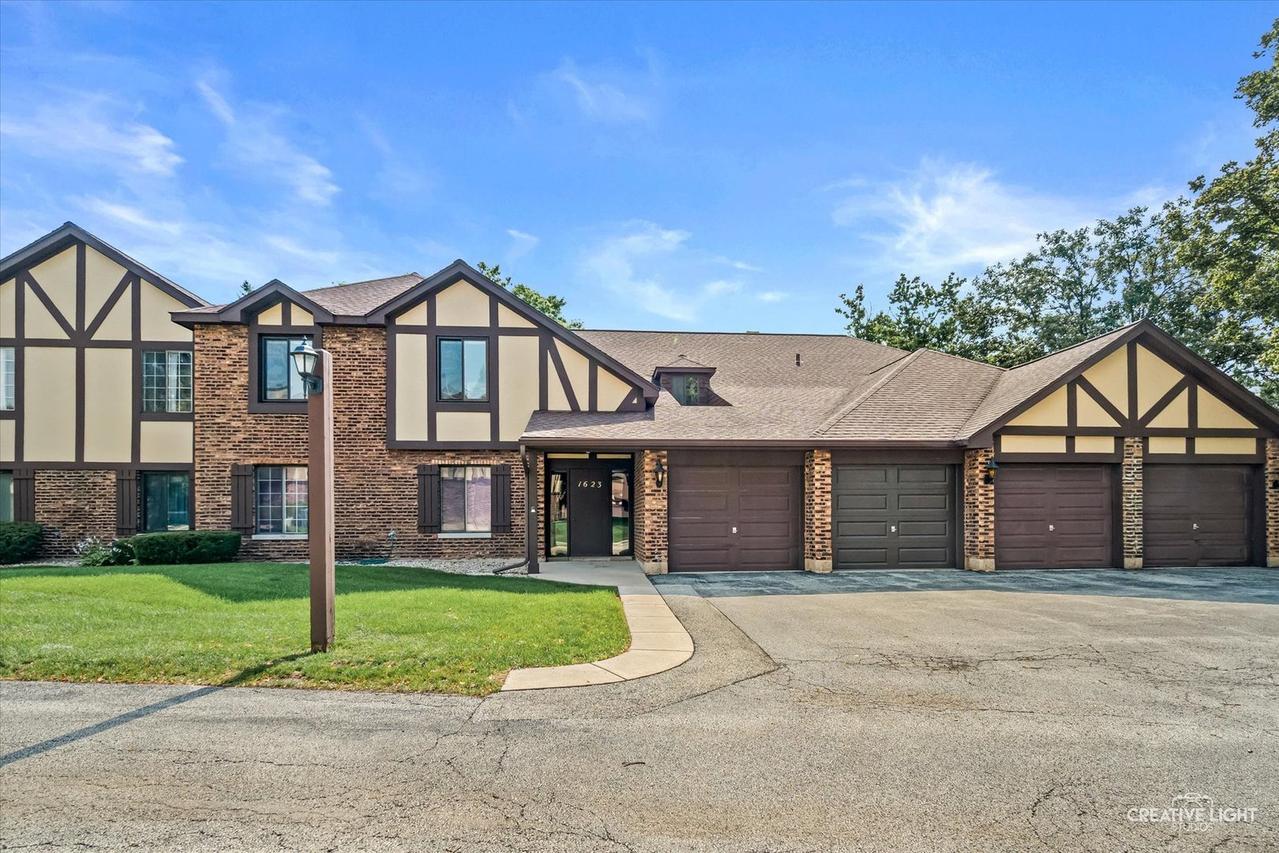 1623 Salisbury Ct. #C, Wheaton, IL 60187