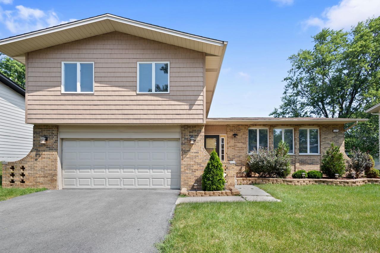 5226 Riverside Dr., Richton Park, IL 60471