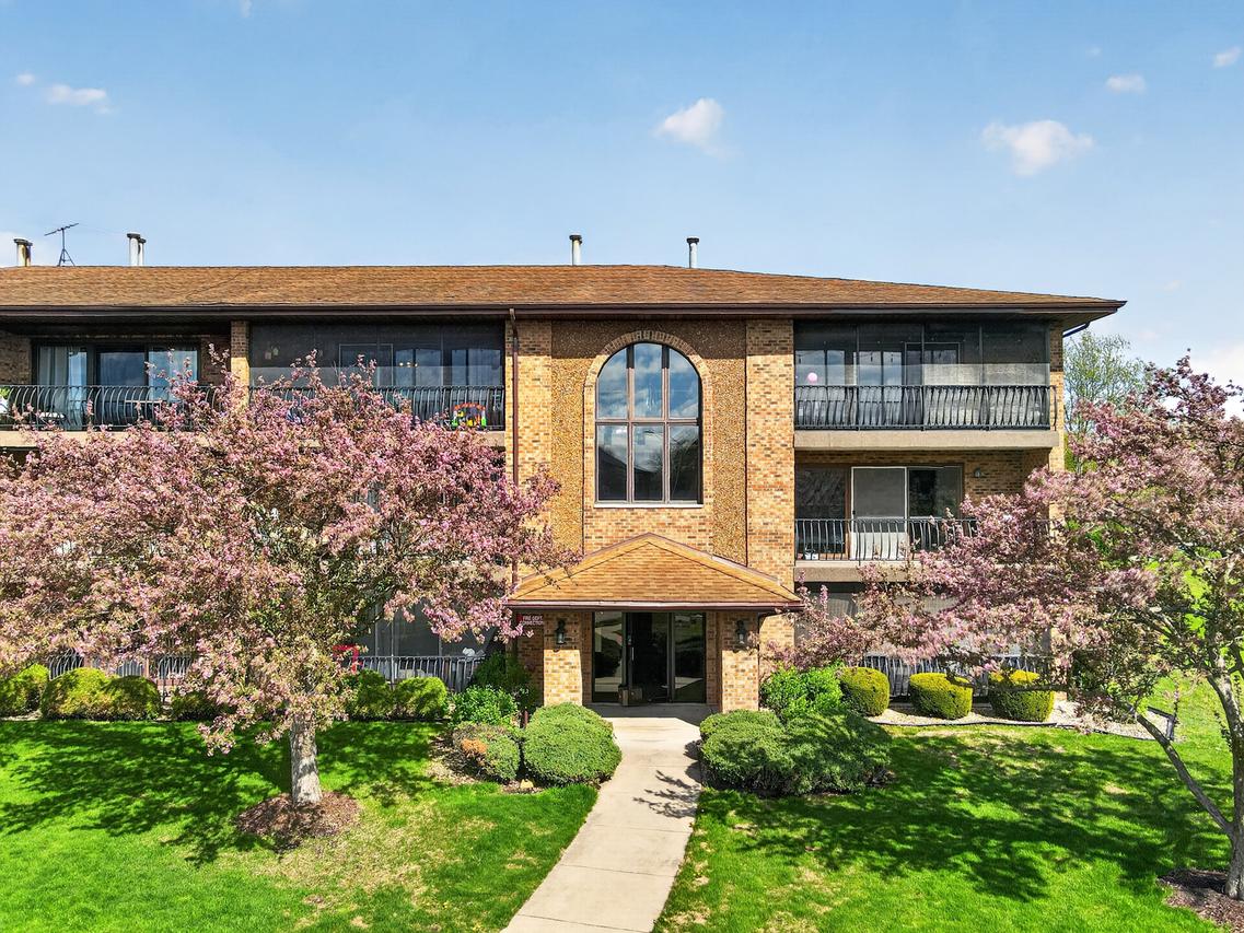 11111 Heritage Dr. #3A, Palos Hills, IL 60465