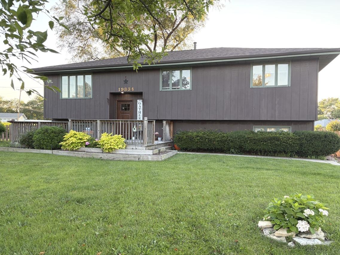 19834 Greenview Ave., Mokena, IL 60448