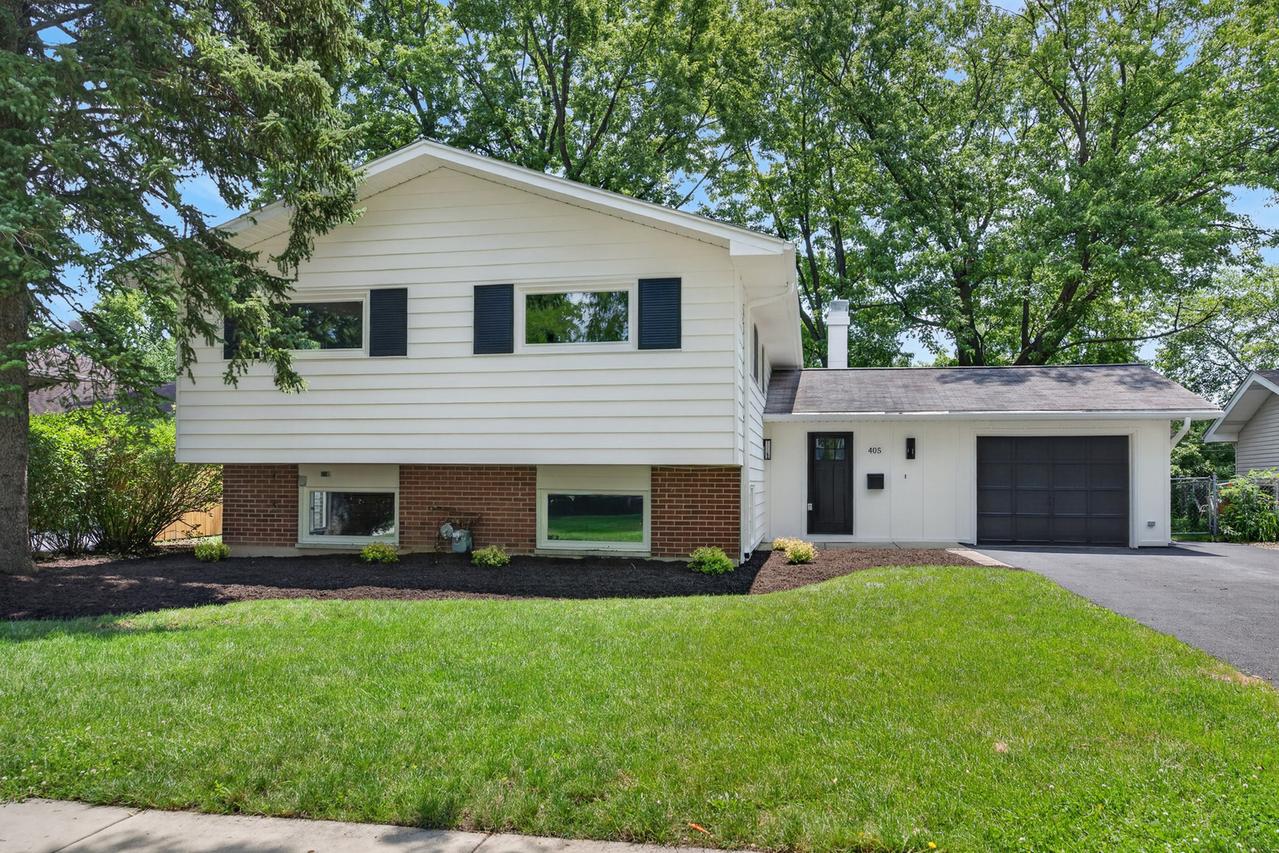 405 W Newport Rd., Hoffman Estates, IL 60169