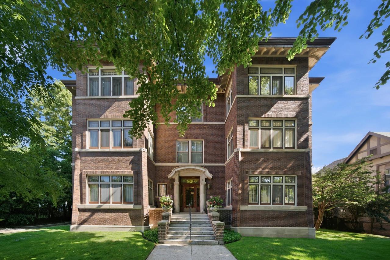 425 Greenwood St. #1E, Evanston, IL 60201