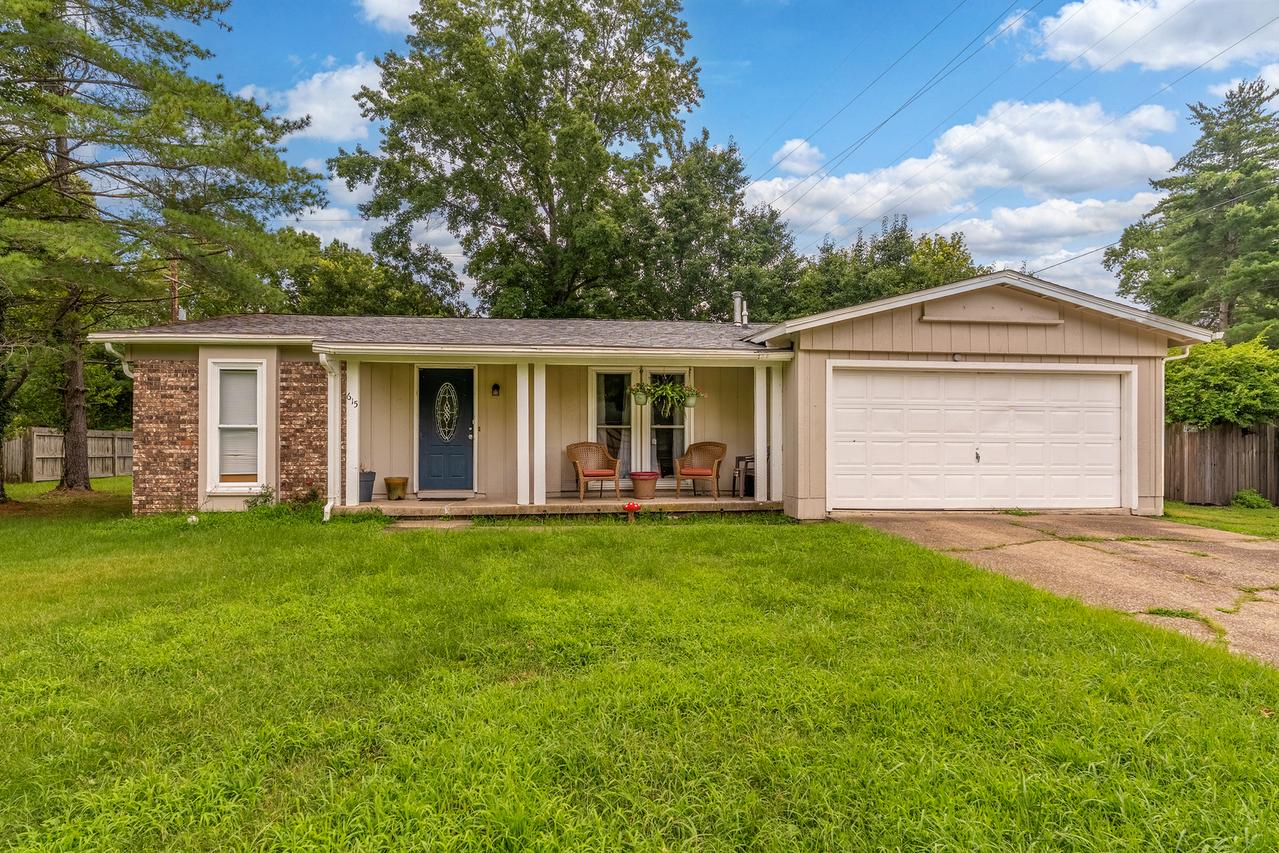 615 S Emerald Ln., Carbondale, IL 62901