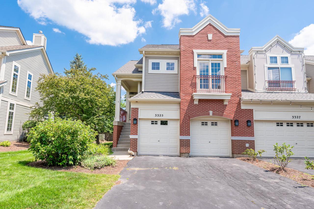 3325 Rosecroft Ln., Naperville, IL 60540
