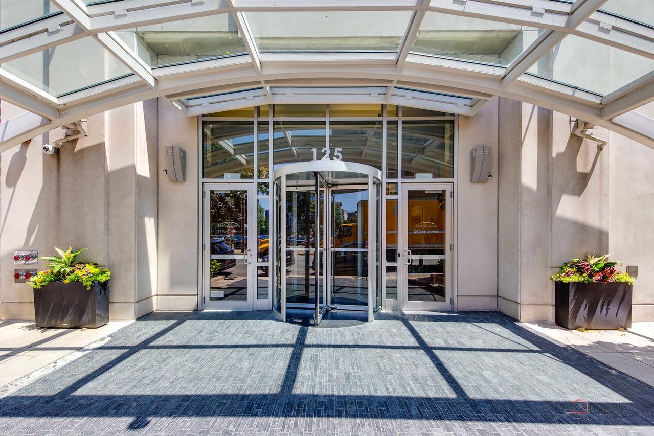 125 S Jefferson St. #3204, Chicago, IL 60661