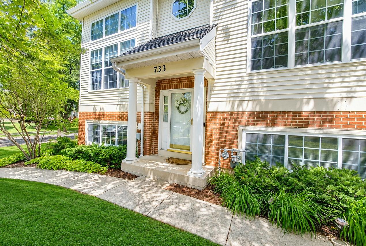 733 Pheasant Tr., St. Charles, IL 60174