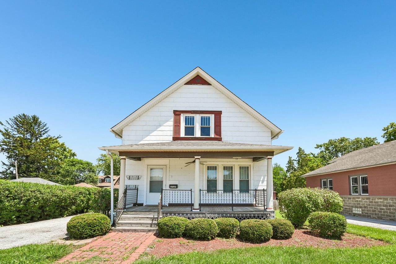 17127 Oak Park Ave., Tinley Park, IL 60477