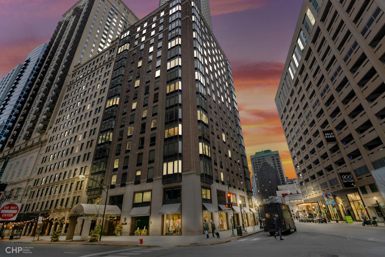 40 E Delaware Pl. #1204, Chicago, IL 60611