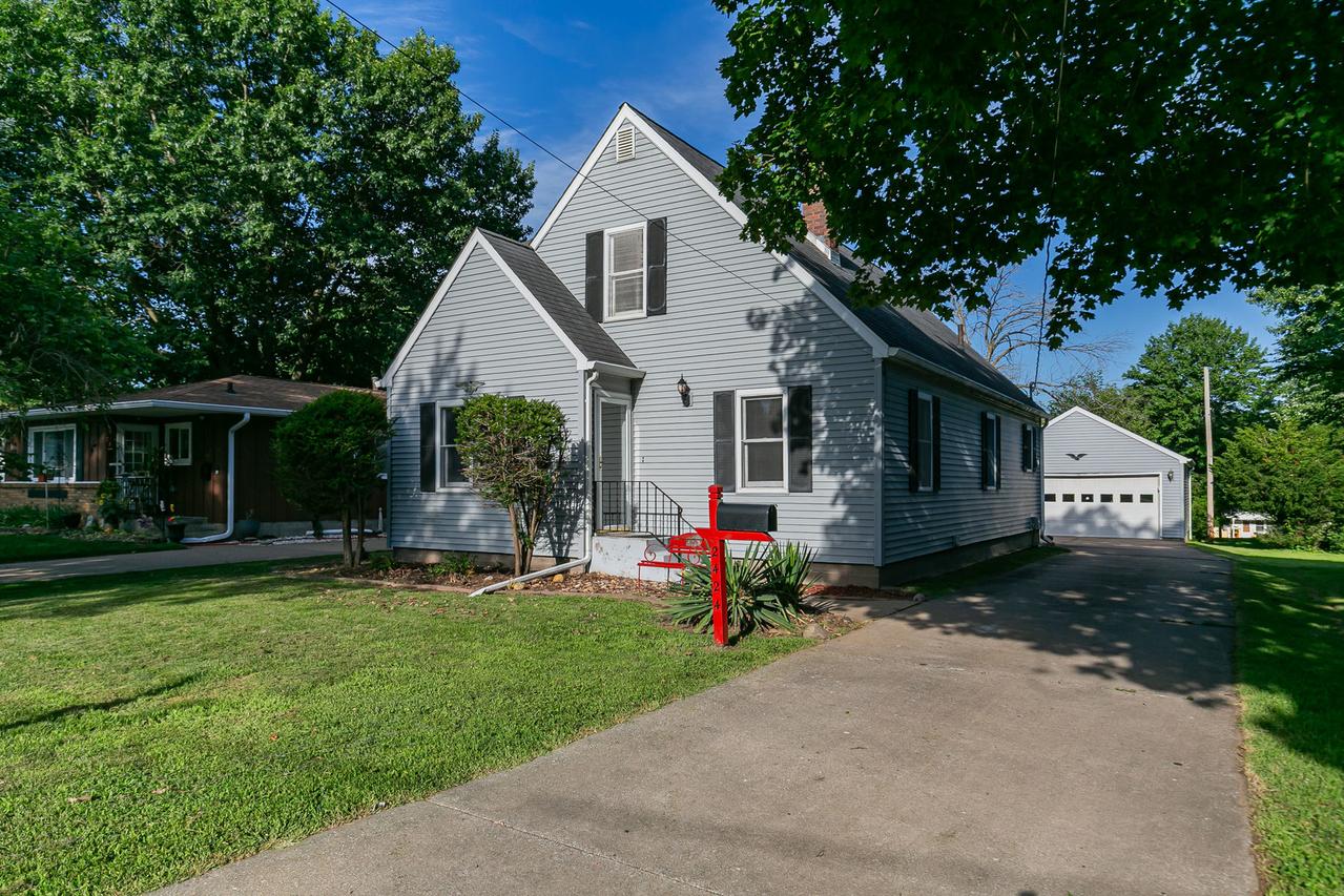 2424 28th St., Rock Island, IL 61201