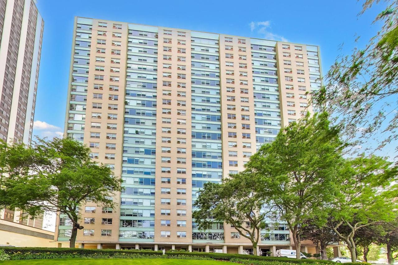 3180 N Lake Shore Dr. #4G, Chicago, IL 60657