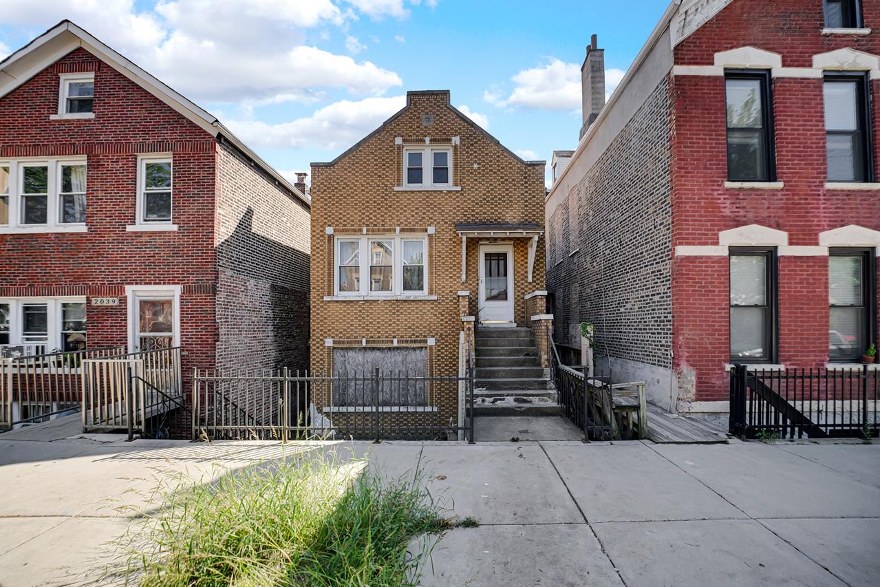 2041 W 22nd Pl., Chicago, IL 60608