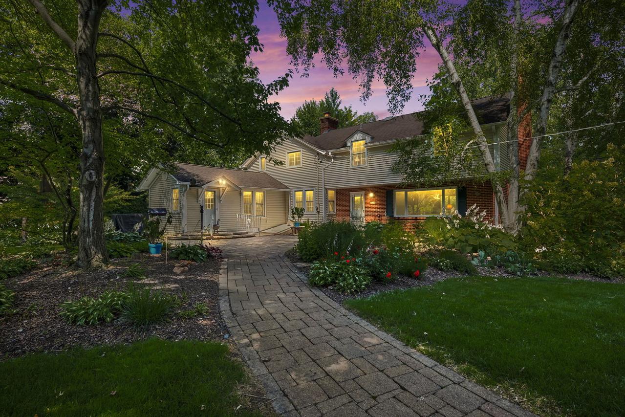 354 Ela Rd., Inverness, IL 60067