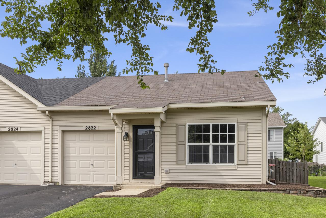 2822 Oakmont Dr., Montgomery, IL 60538