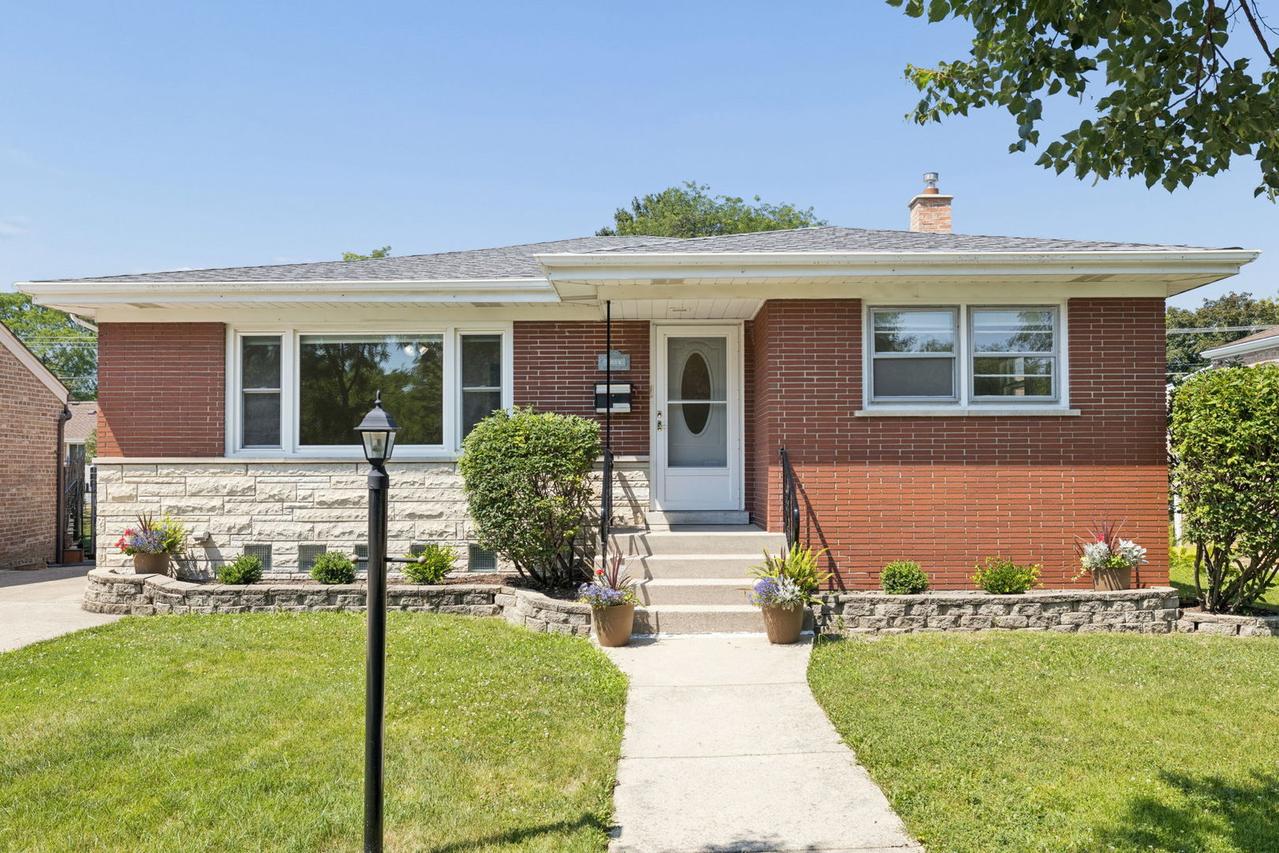 8614 W 26th St., North Riverside, IL 60546