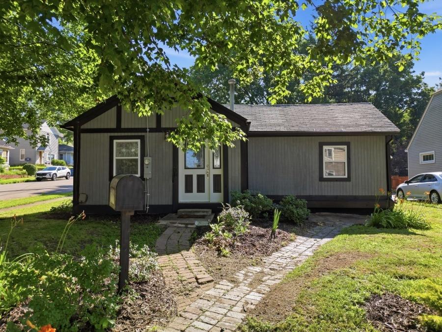 602 S Ottawa Ave., Dixon, IL 61021