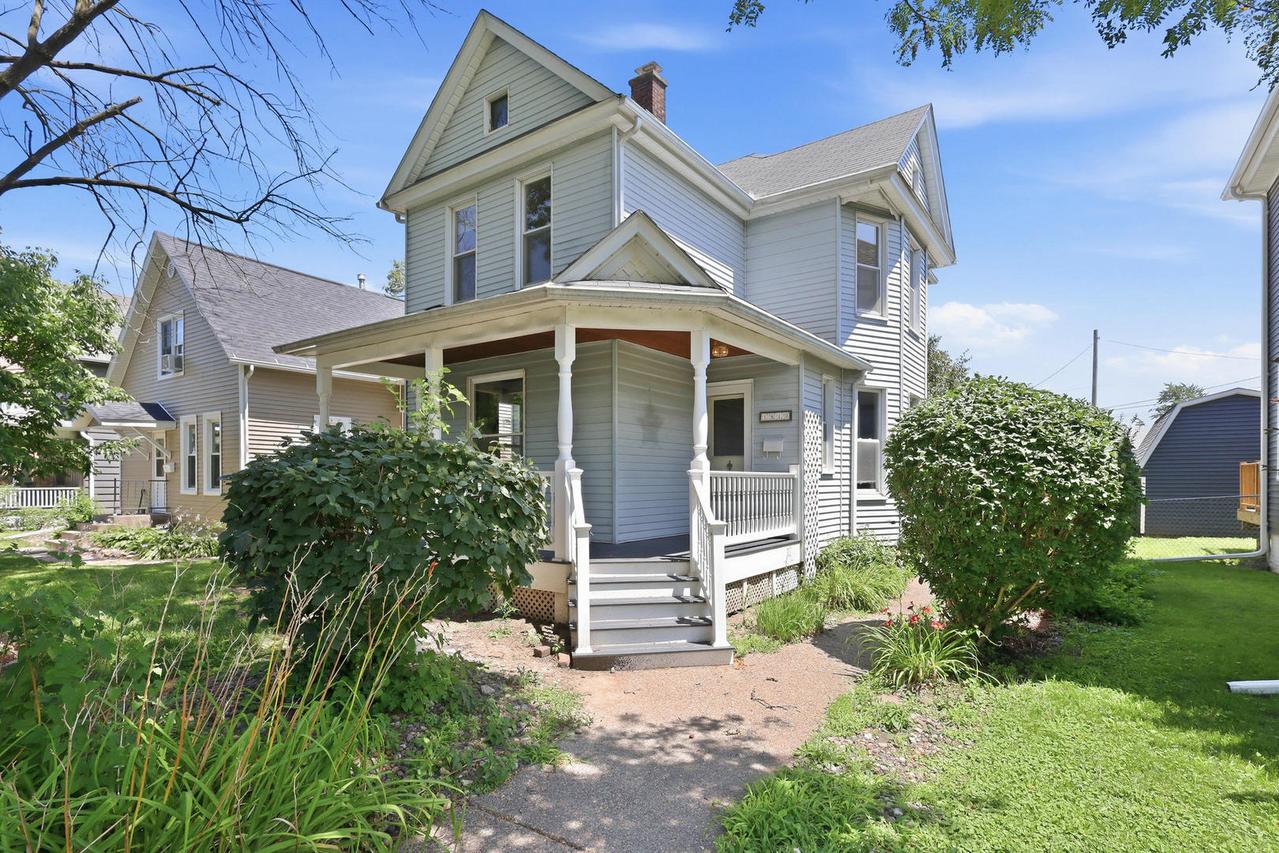 1810 15 St., Moline, IL 61265