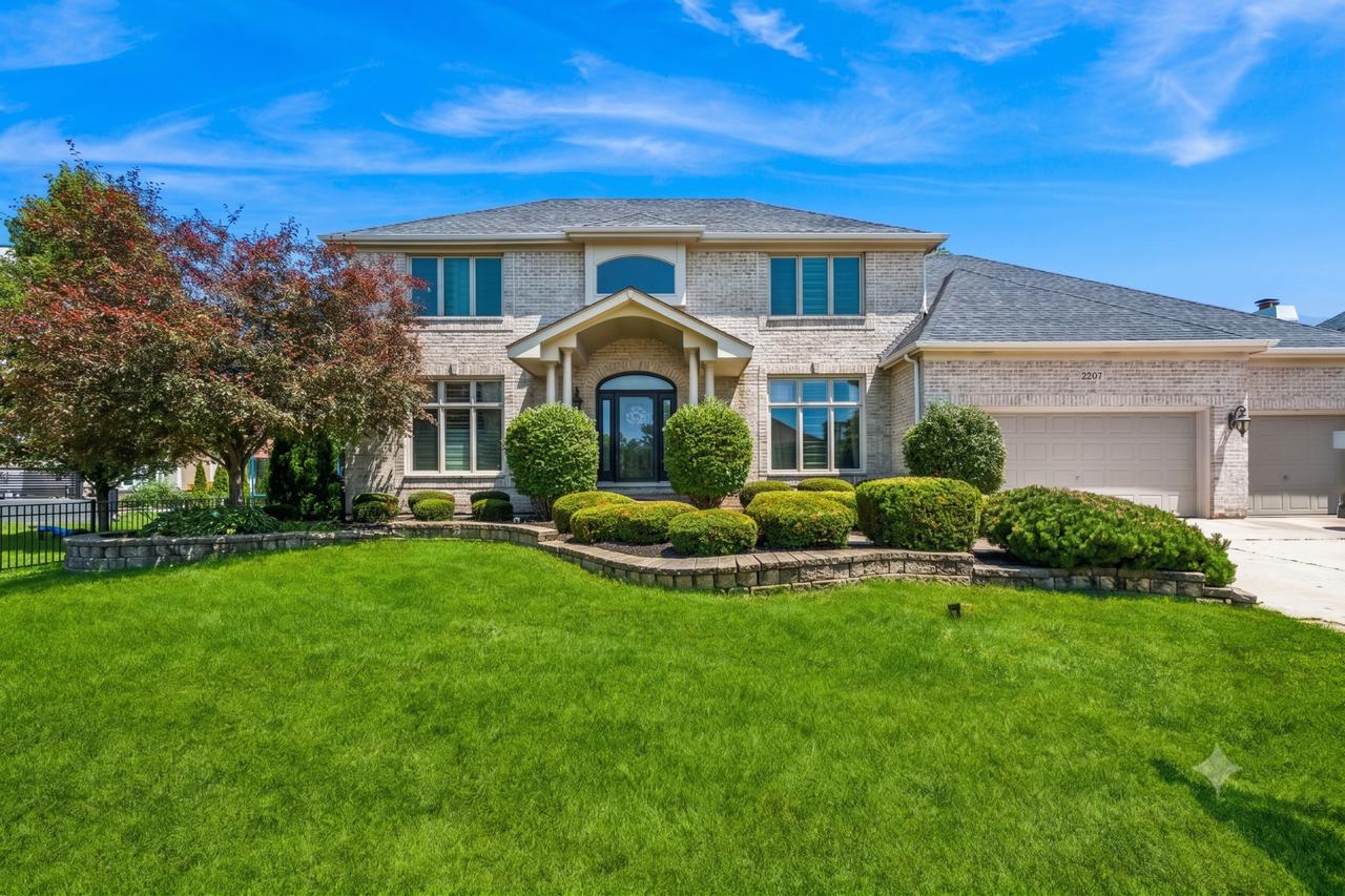 2207 Leverenz Rd., Naperville, IL 60564