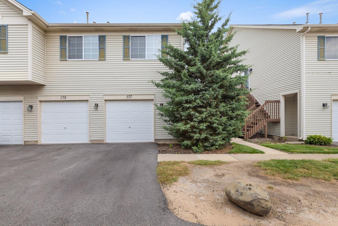 177 Village Creek Dr., Lake In The Hills, IL 60156