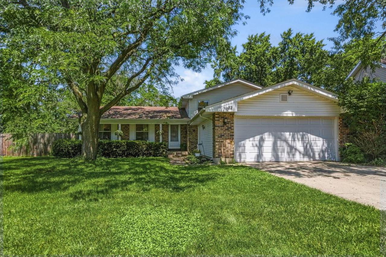 82 Sherbon Ln., Crystal Lake, IL 60014