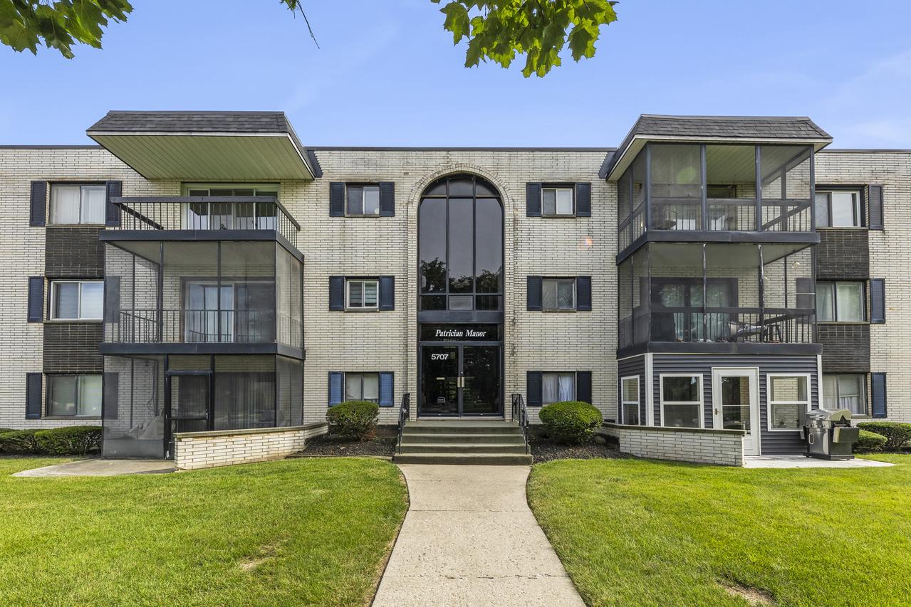 5707 129th St. #2D, Crestwood, IL 60418