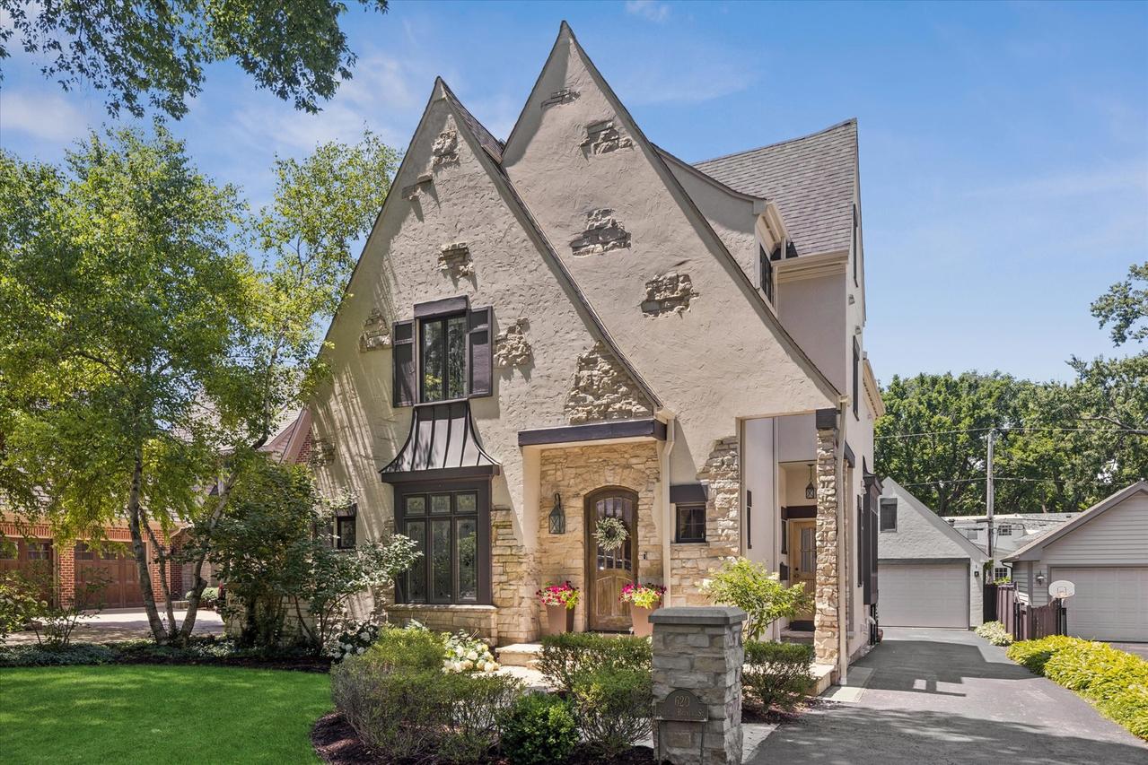 620 S Bruner St., Hinsdale, IL 60521