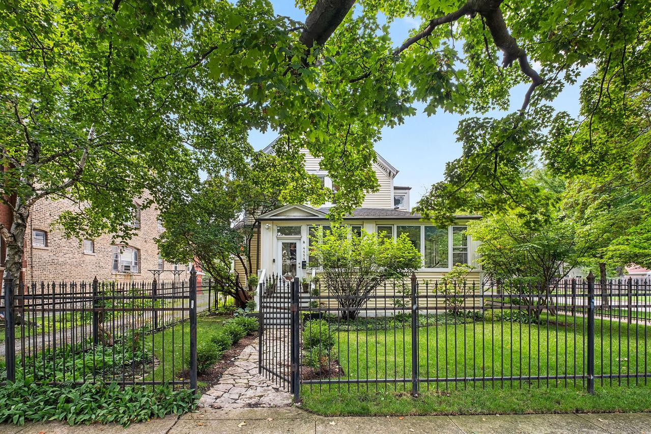 4454 N Kostner Ave., Chicago, IL 60630
