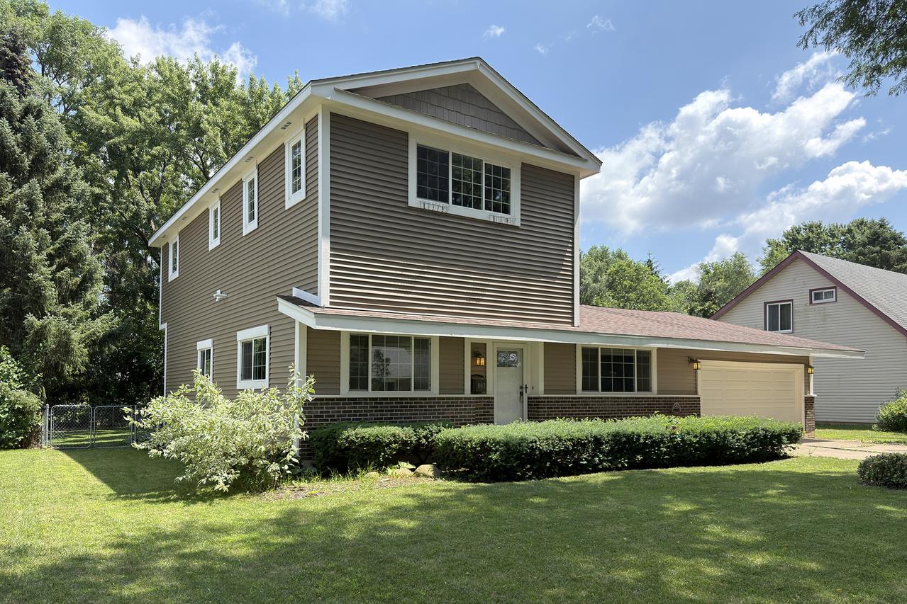 967 Cardiff Dr., Crystal Lake, IL 60014