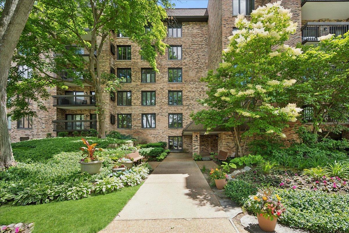 3741 Mission Hills Rd. #201, Northbrook, IL 60062
