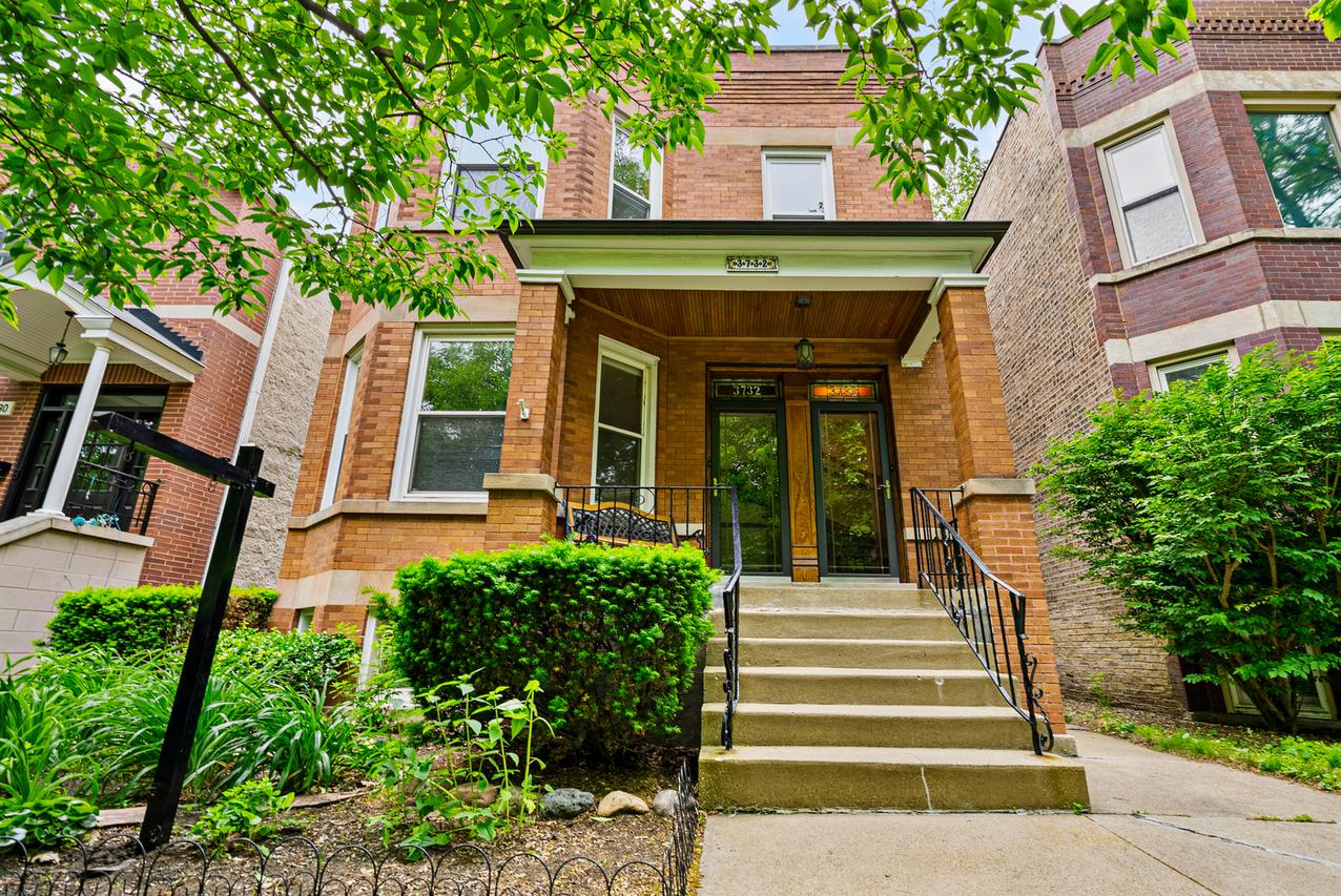 3732 N Bell Ave., Chicago, IL 60618