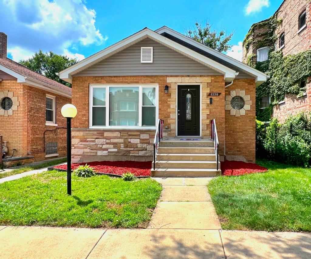 8228 S Loomis Blvd., Chicago, IL 60620