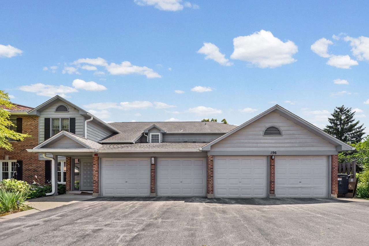 196 Grove Ave. #B, Des Plaines, IL 60016