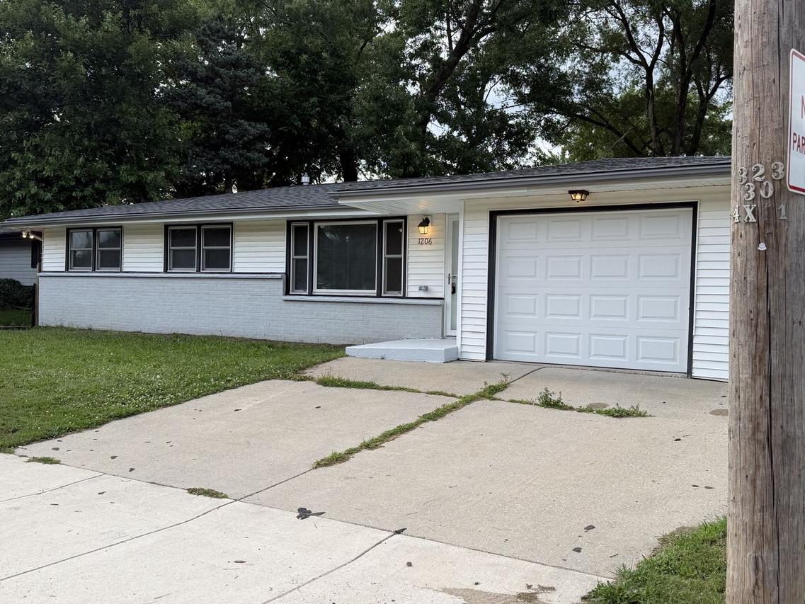 1206 Harlem Rd., Machesney Park, IL 61115