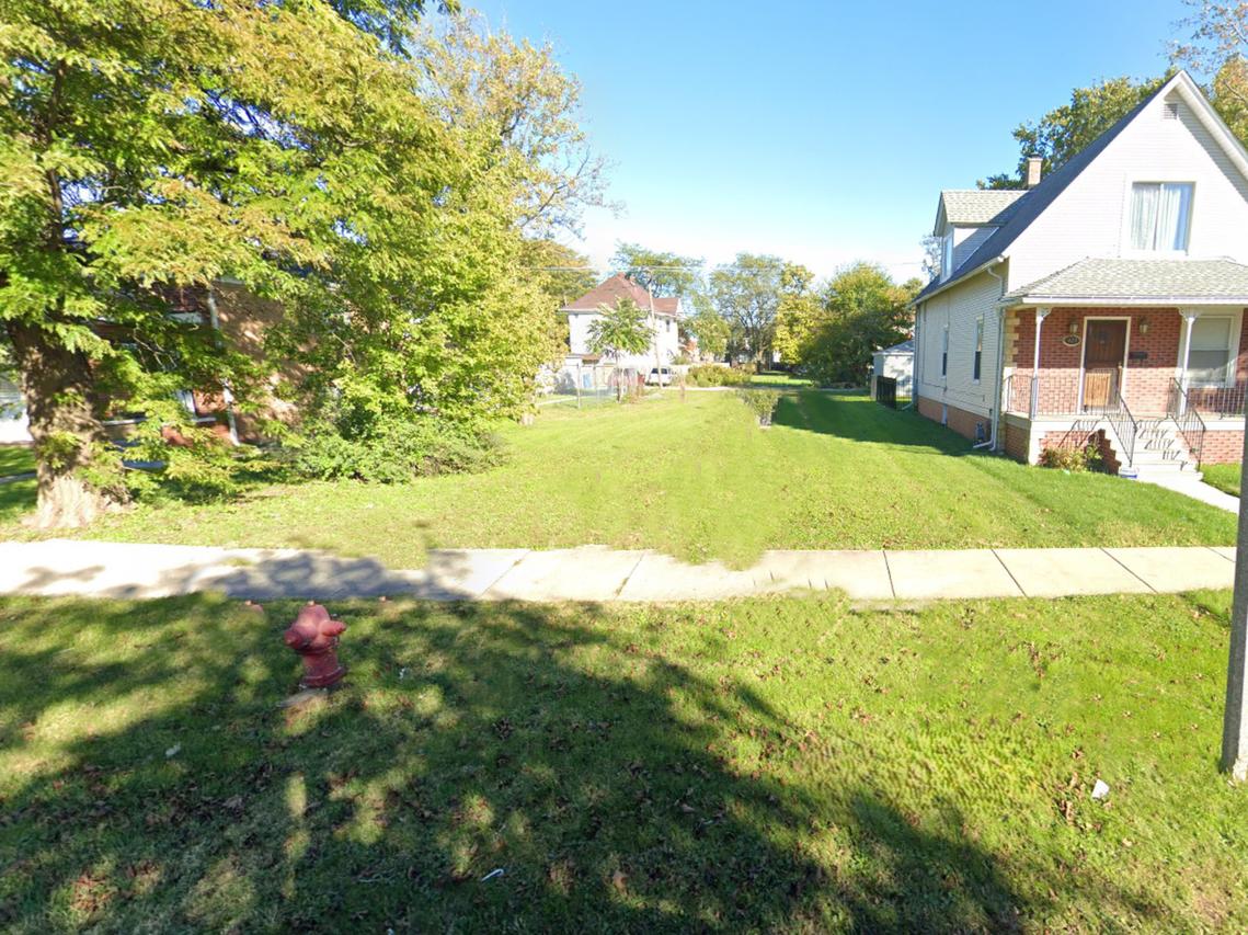 821 S 13th Ave., Maywood, IL 60153