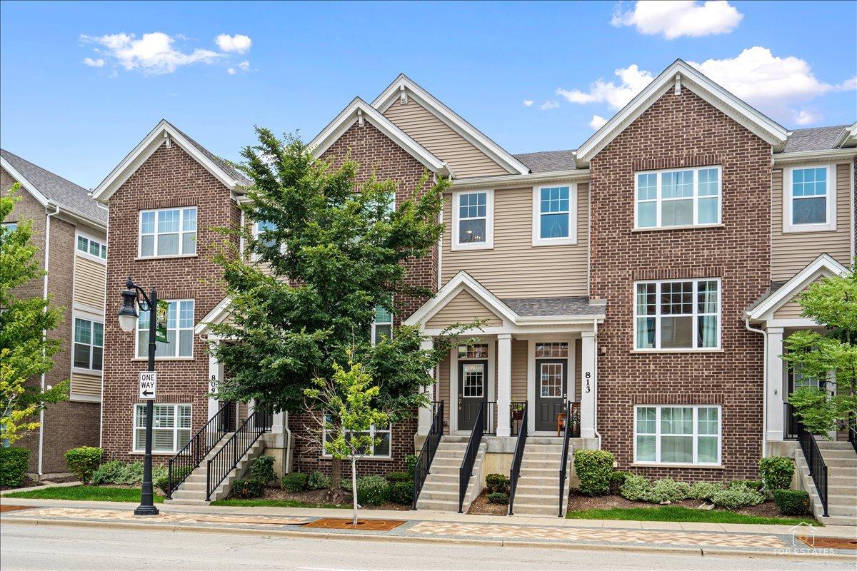 811 Lee St., Des Plaines, IL 60016