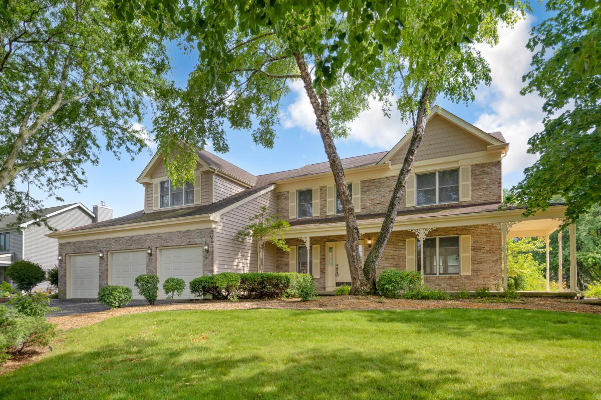 727 Jamestowne Rd., Sleepy Hollow, IL 60118
